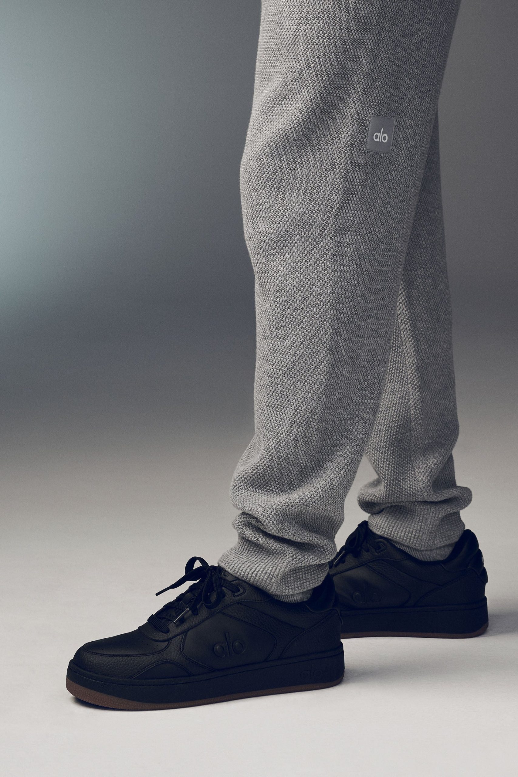 ALO Recovery Mode Sneaker - Black/Gum - Image 3