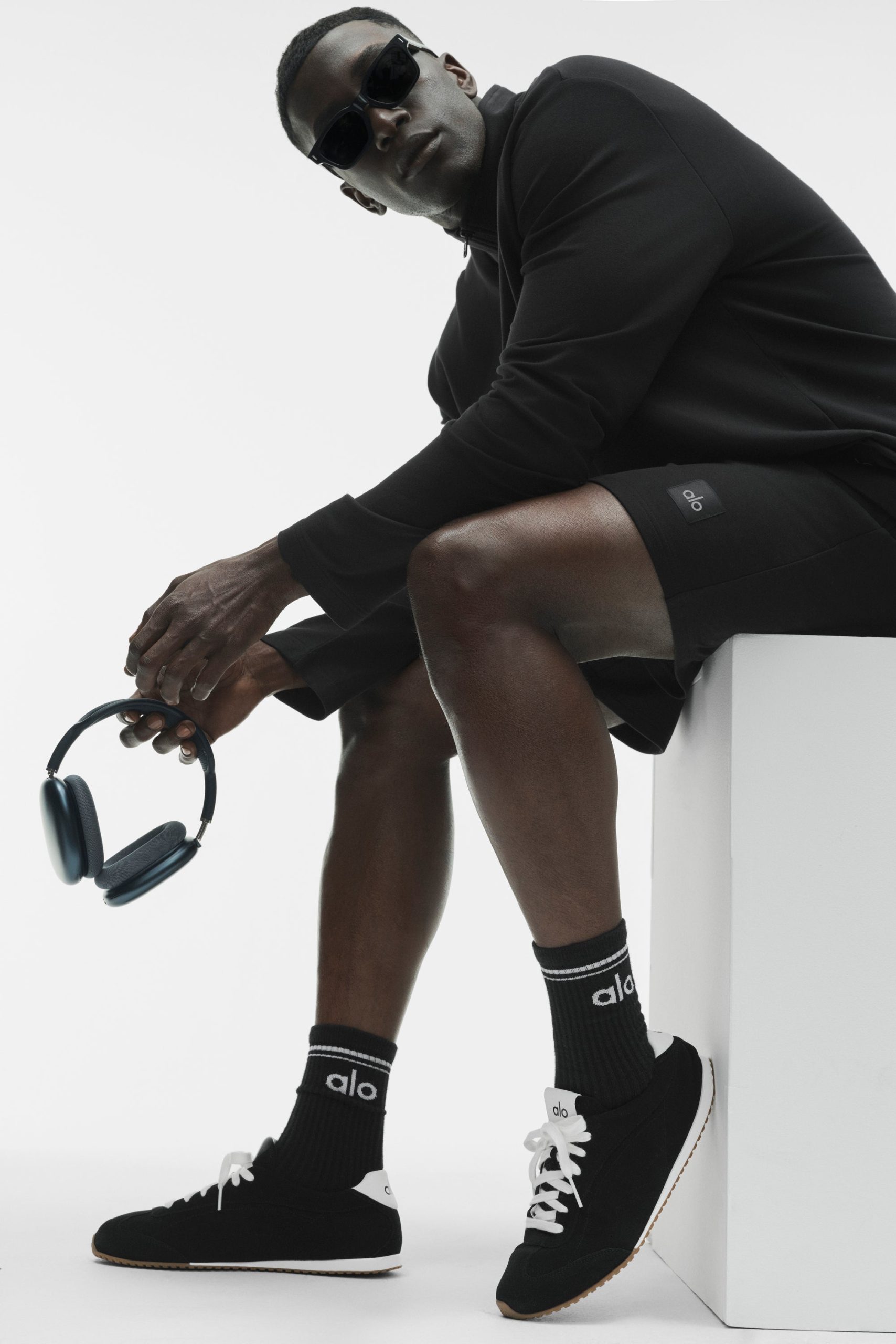 ALO Sunset Sneaker - Black - Image 5