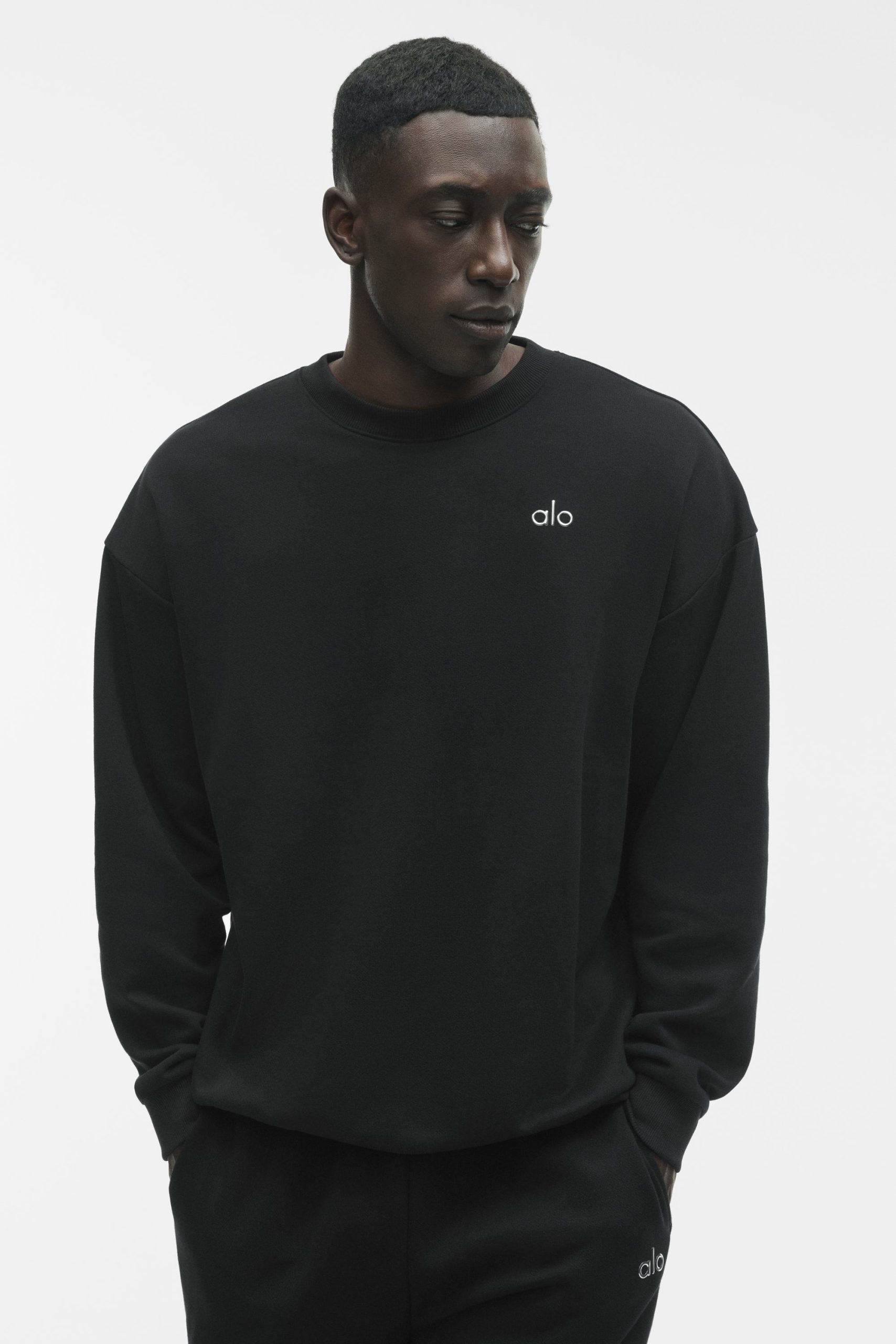Accolade Crew Neck Pullover - Black
