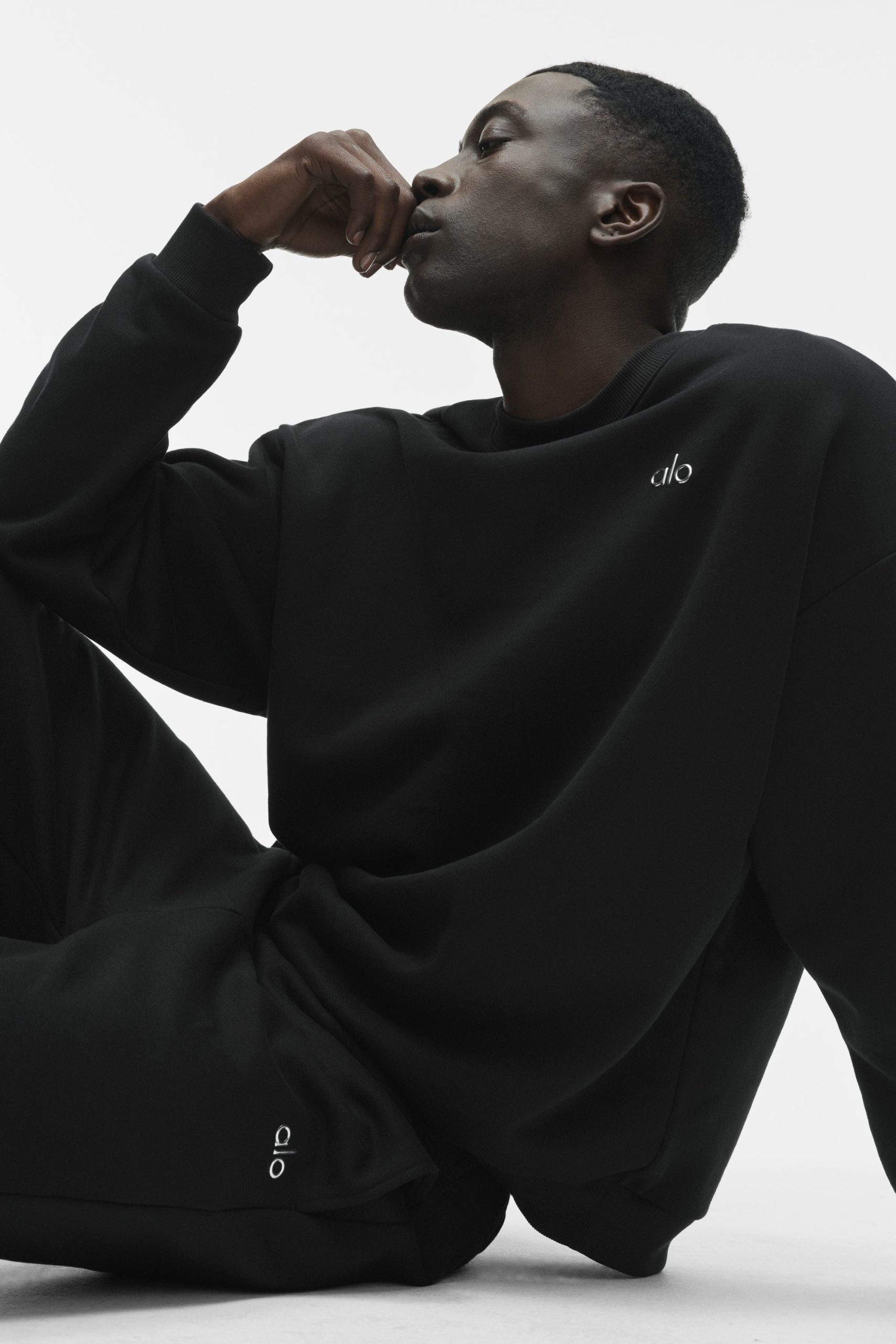 Accolade Crew Neck Pullover - Black - Image 4