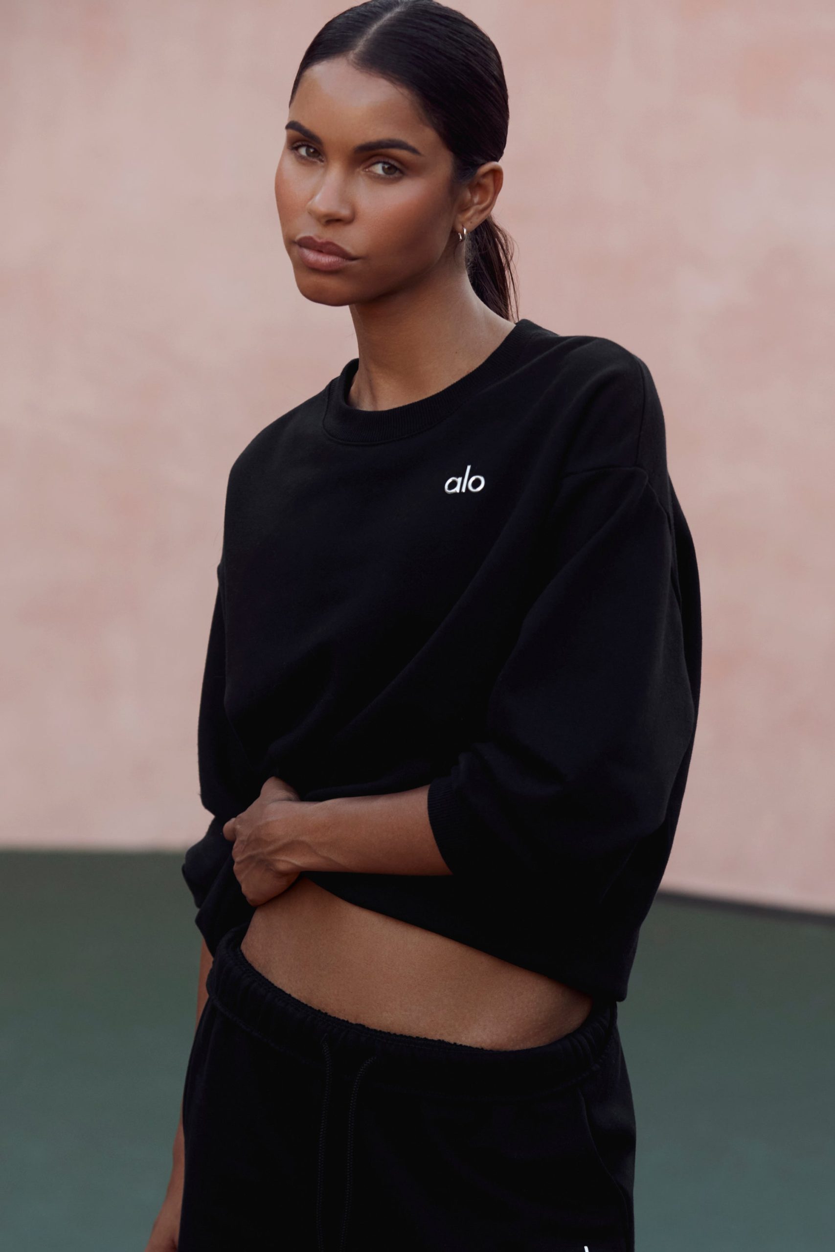 Accolade Crew Neck Pullover - Black