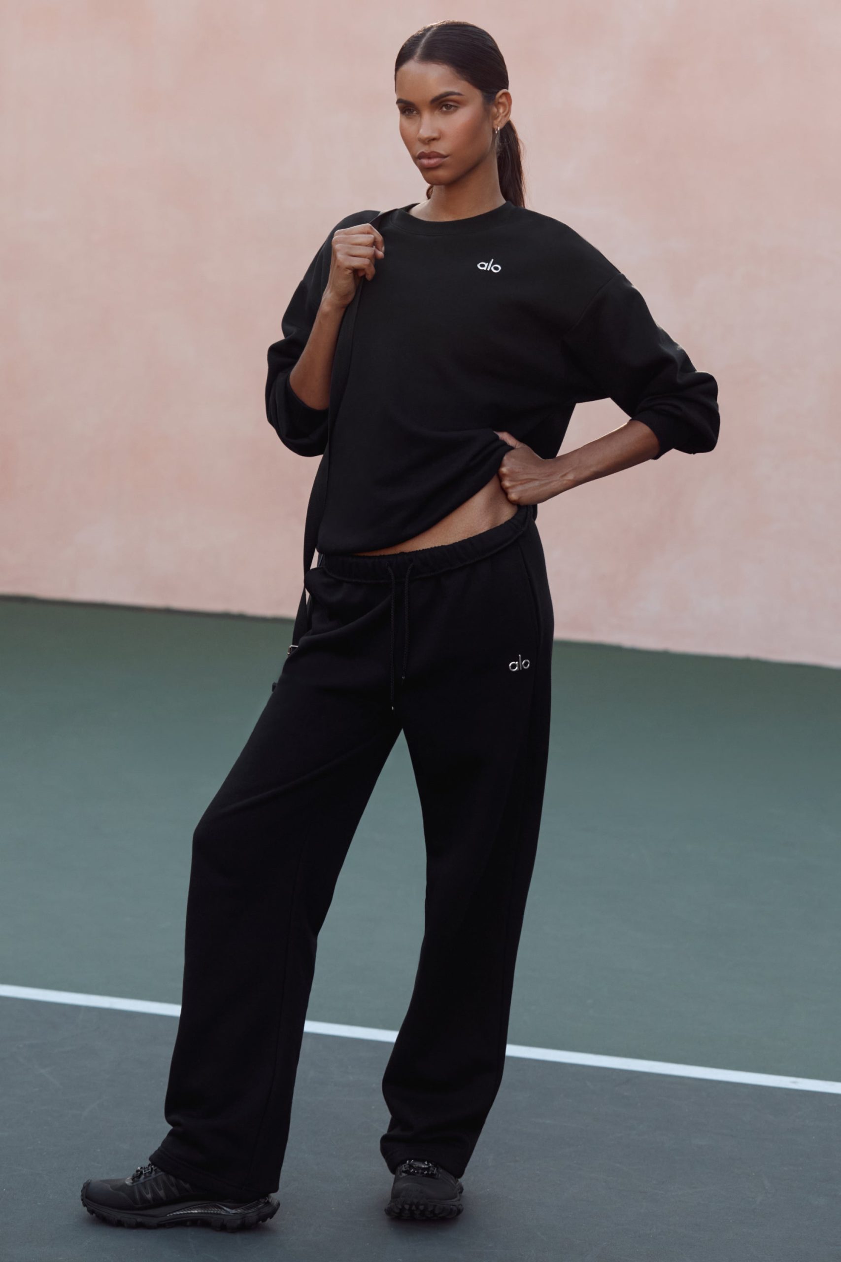 Accolade Straight Leg Sweatpant - Black
