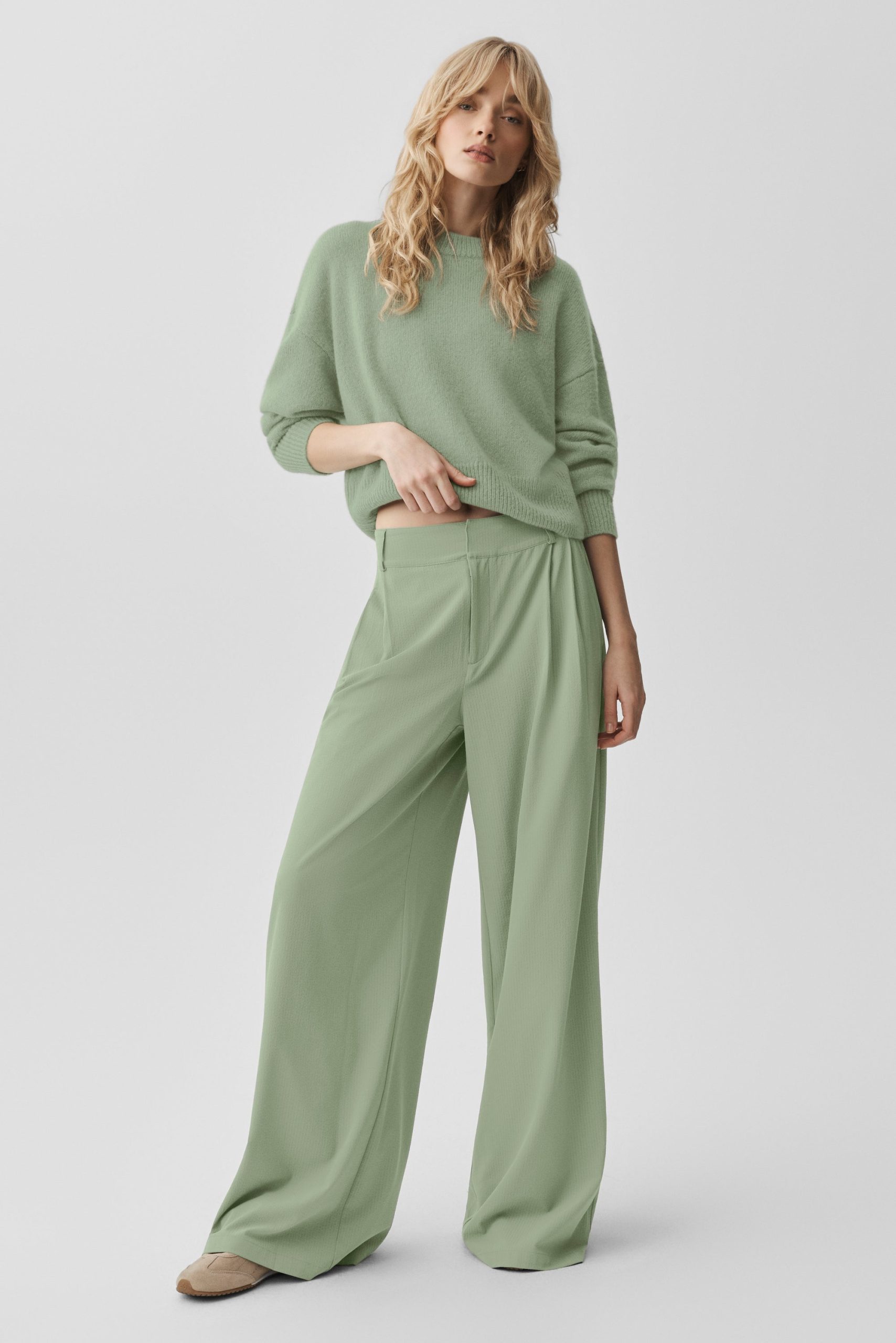 Wool Cashmere Cropped New Class Crewneck Sweater - Dune Grass - Image 5