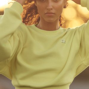 Cropped Accolade Crewneck - Sunshine