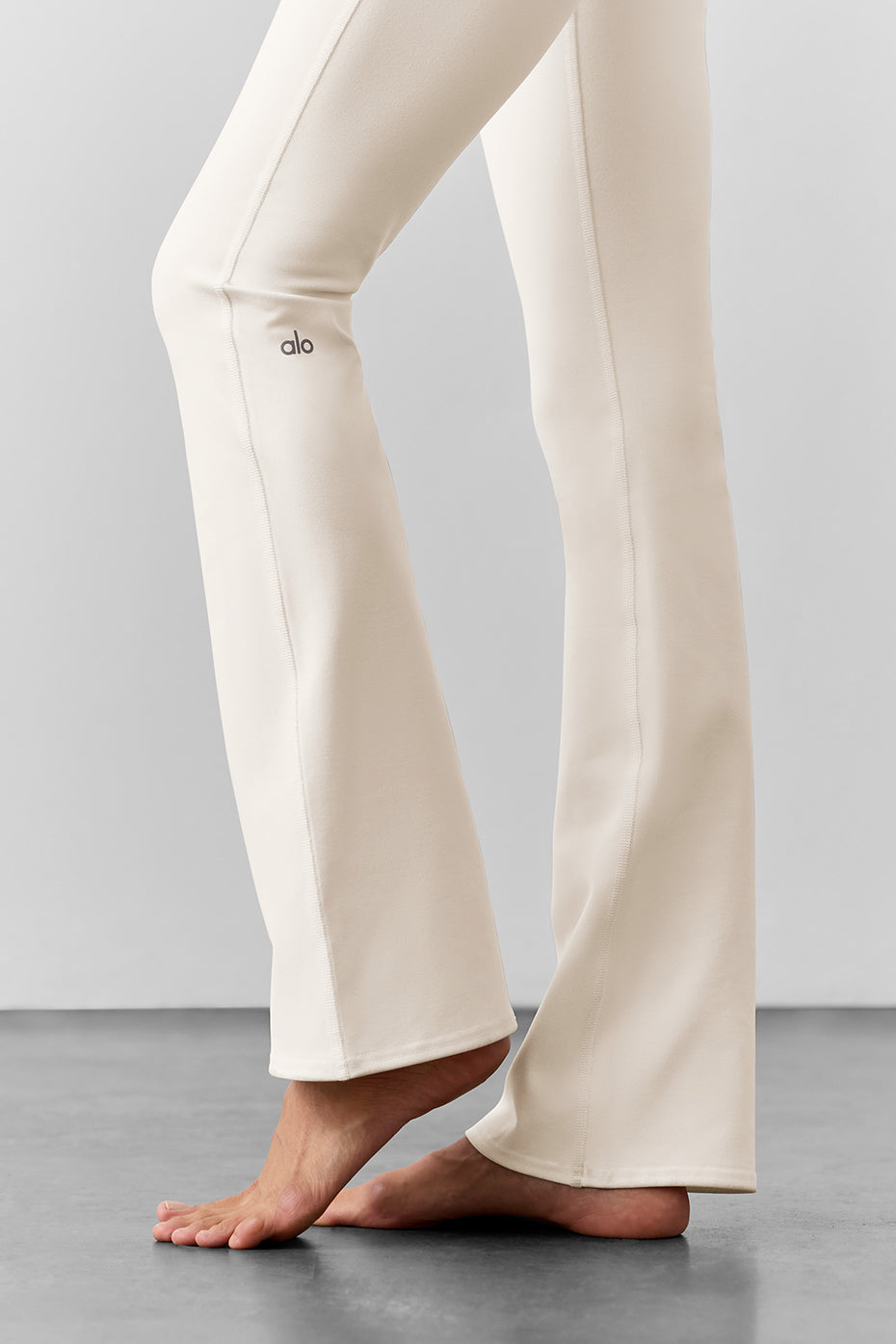 Airbrush High-Waist Bootcut Legging (Regular) - Ivory - Image 5