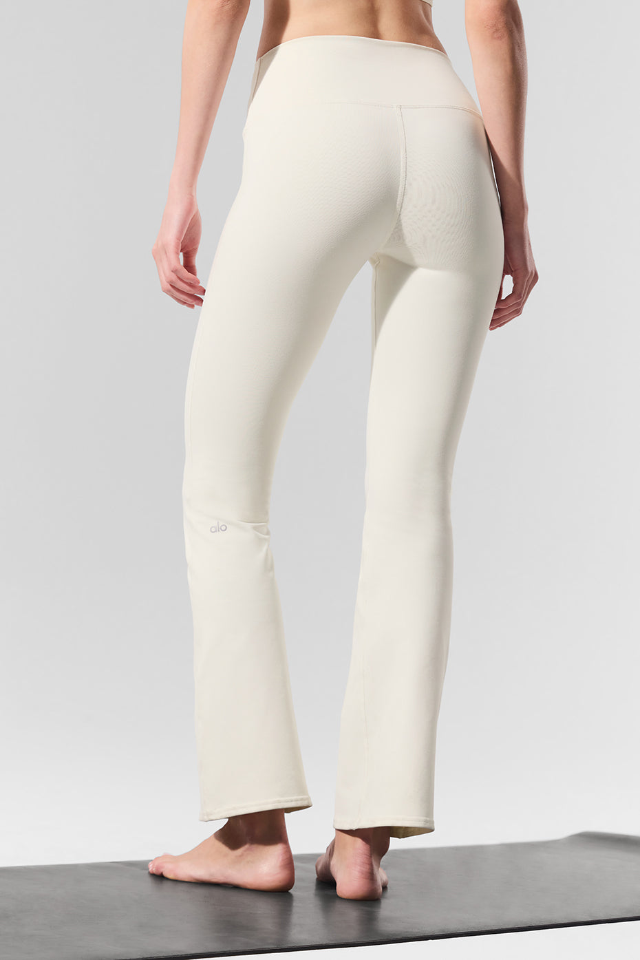 Airbrush High-Waist Bootcut Legging (Short) - Ivory - Image 3