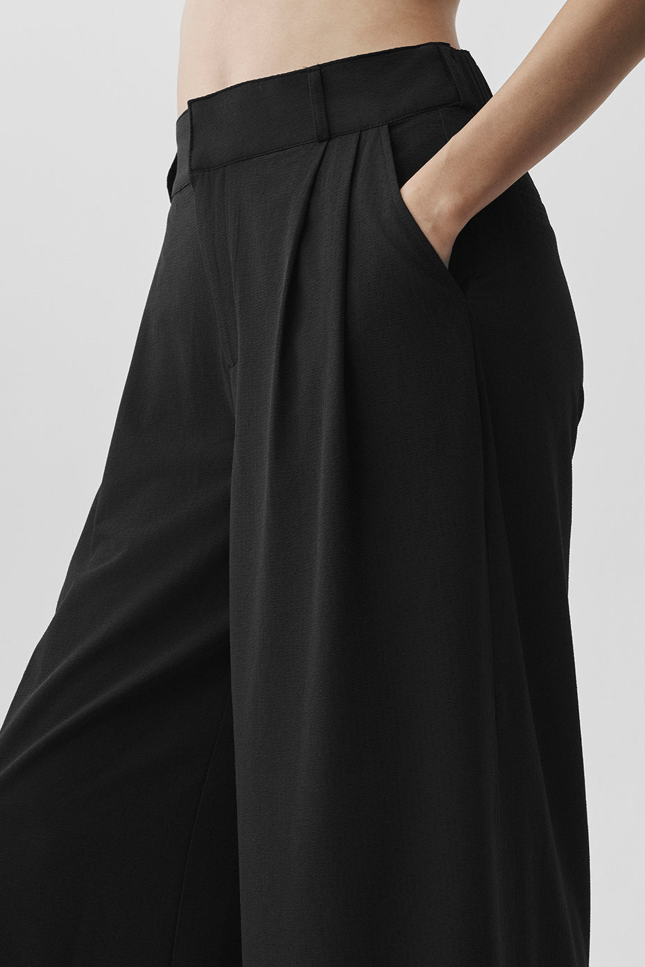 High-Waist Dreamscape Trouser (Regular) - Black - Image 3