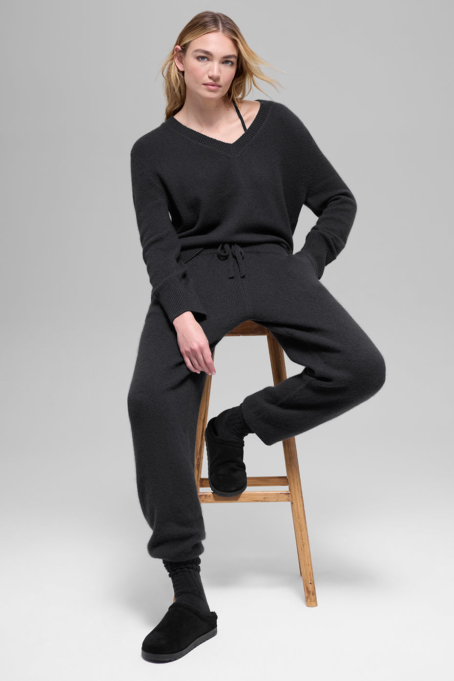 Wool Cashmere High-Waist New Class Jogger - Black - Image 5