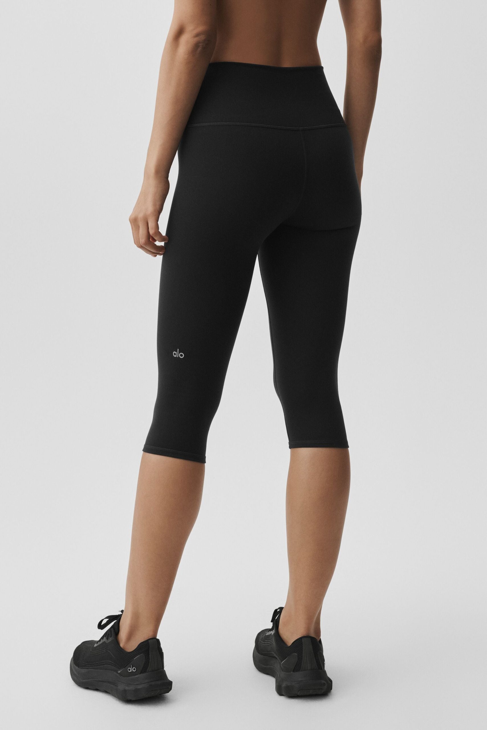 16 High-Waist Airbrush Capri - Black - Image 4