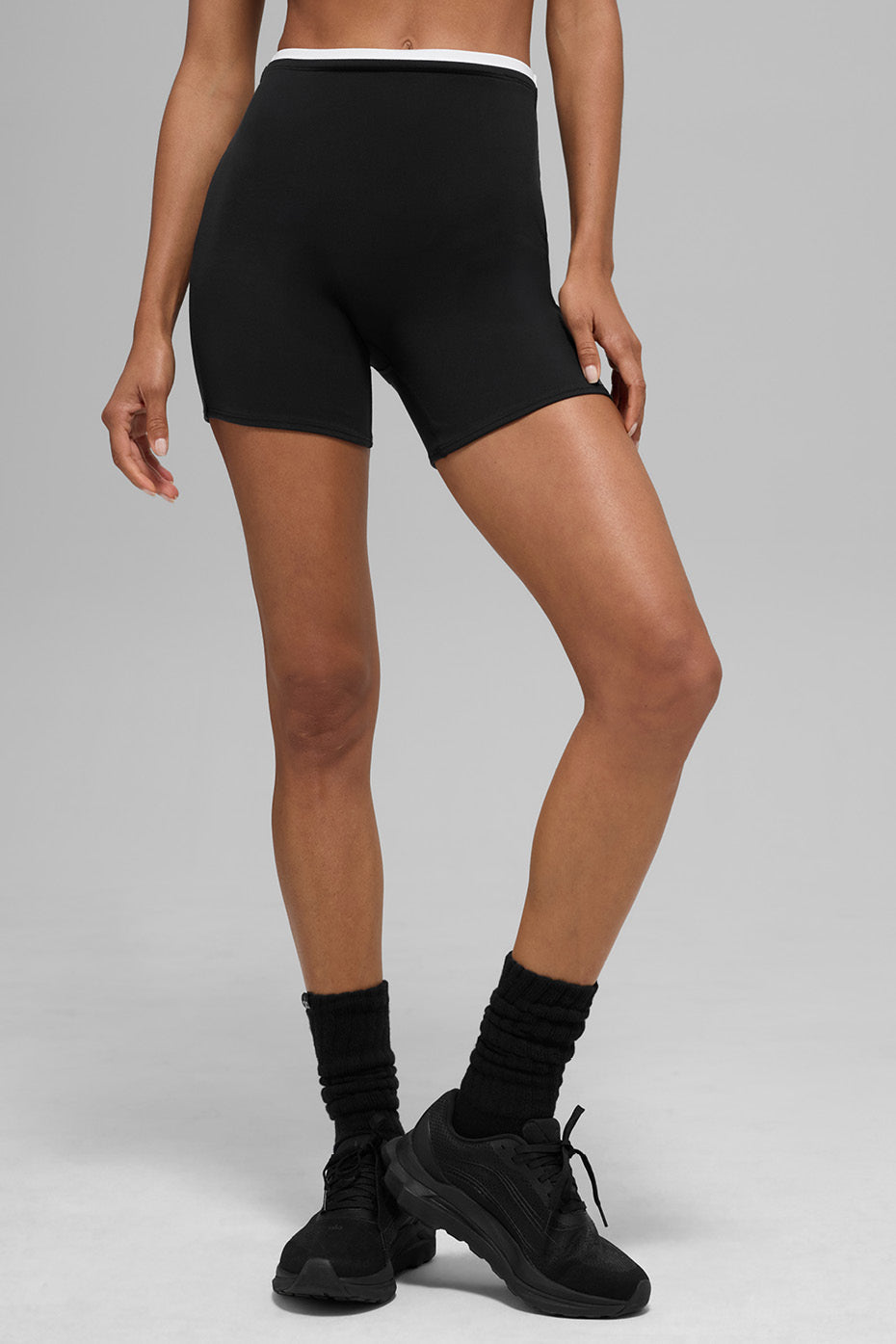 5 Airbrush Double Up Short - Black/White