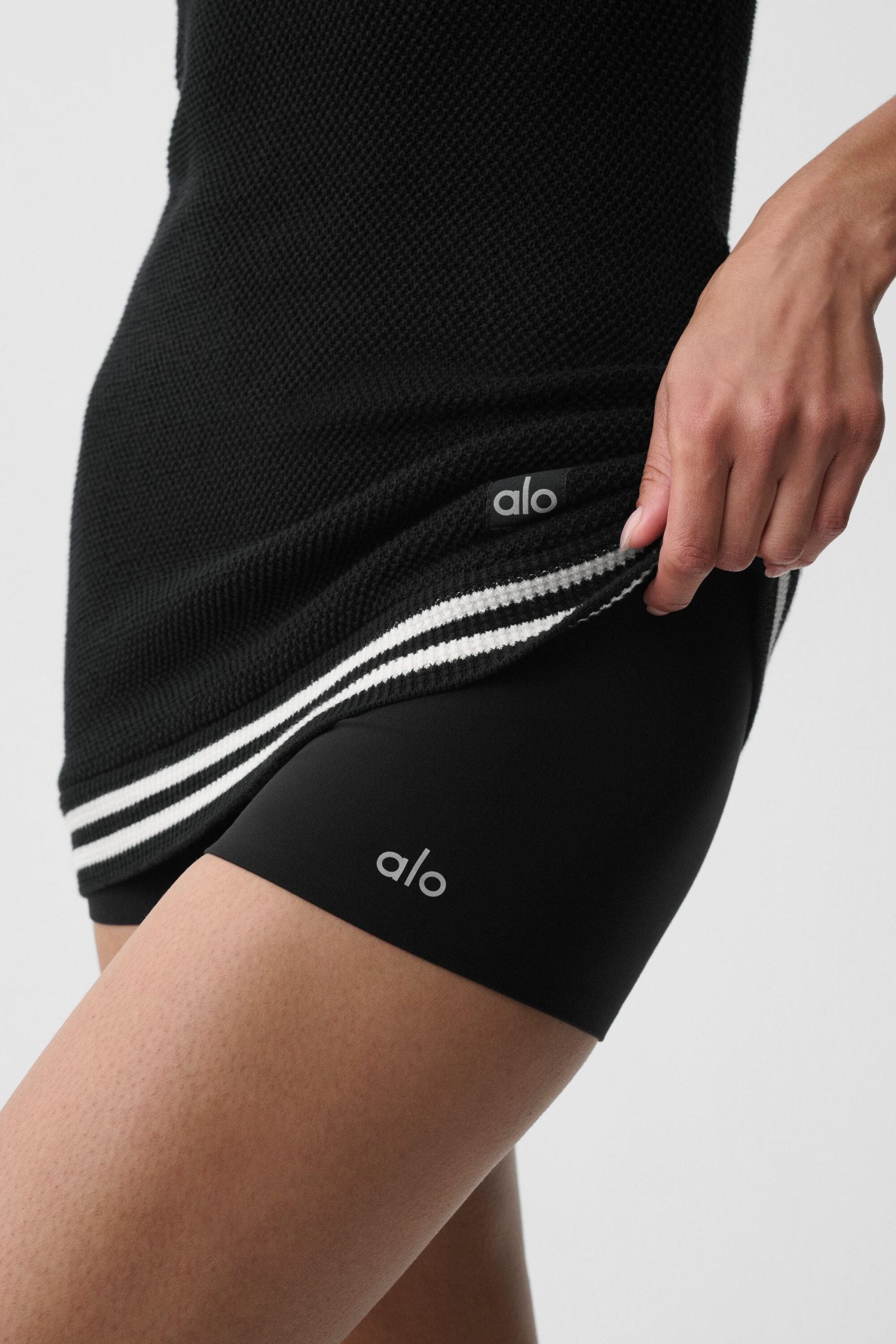 2 ALO Softsculpt Mid-Rise Short - Black - Image 3
