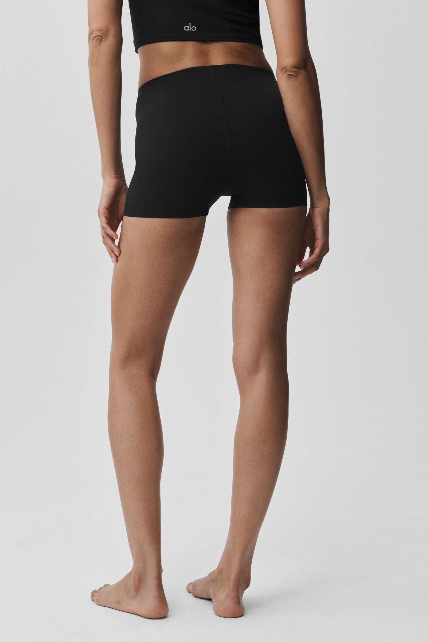 2 ALO Softsculpt Mid-Rise Short - Black - Image 4